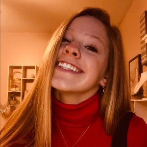 Meet your Posher, Kayla